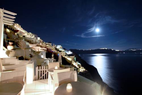 Oía Grecia Ahorros con código de descuento para hoteles en Booking.com