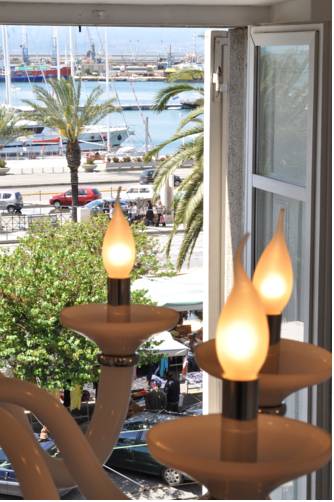 Cagliari Italia Ahorros con código de descuento para hoteles en Booking.com