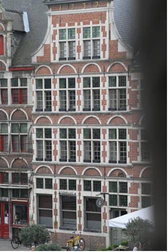 Caballero Bélgica Ahorros con código de descuento para hoteles en Booking.com