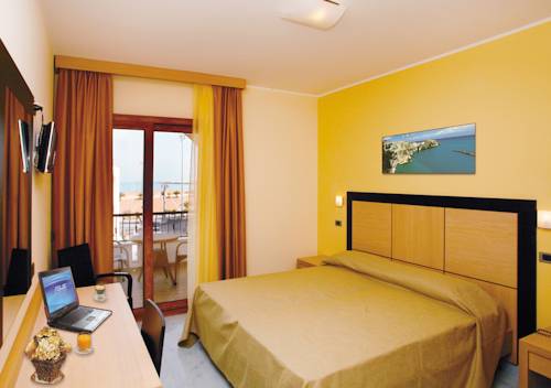 Vieste Italia Ahorros con código de descuento para hoteles en Booking.com