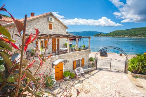 Tivat Montenegro Ahorros con código de descuento para hoteles en Booking.com