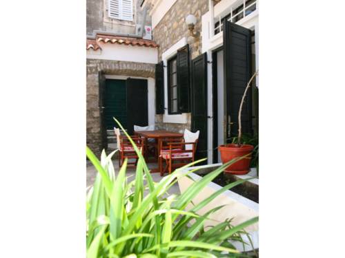 Herceg-Novi Montenegro Ahorros con código de descuento para hoteles en Booking.com