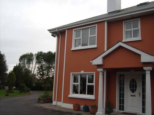 Ennis Irlanda Ahorros con código de descuento para hoteles en Booking.com