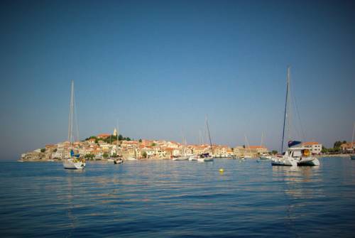 Primosten Croacia Ahorros con código de descuento para hoteles en Booking.com