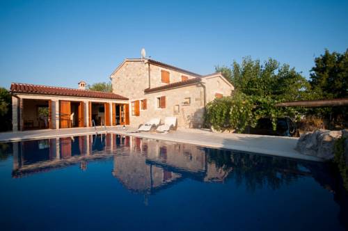 Grožnjan Croacia Ahorros con código de descuento para hoteles en Booking.com